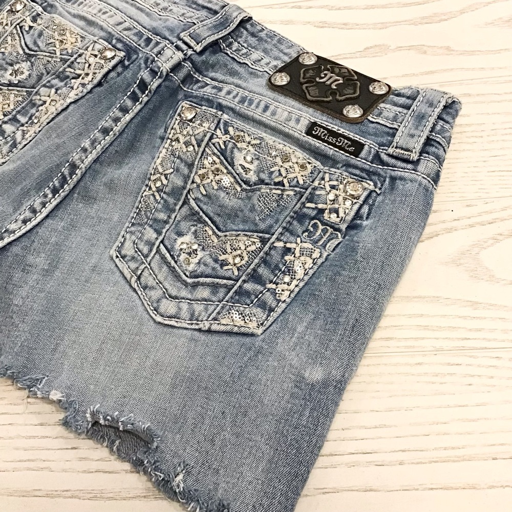 Miss Me 27 (US 4) Boyfriend Homemade Cutoffs Denim Jeans Shorts Stretchy Flaw